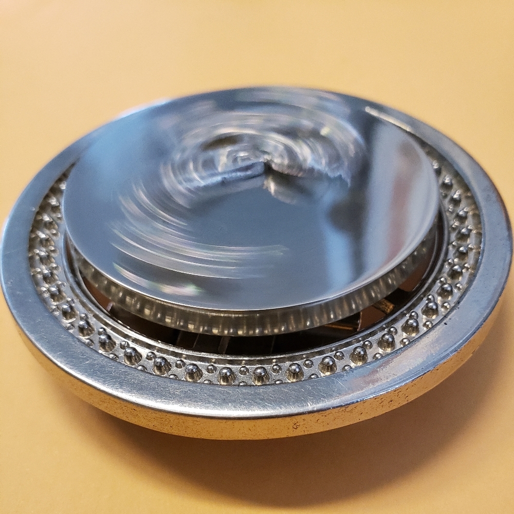 Silver "R" Initial Spinning Belt Buckle - Picture 4 of 8